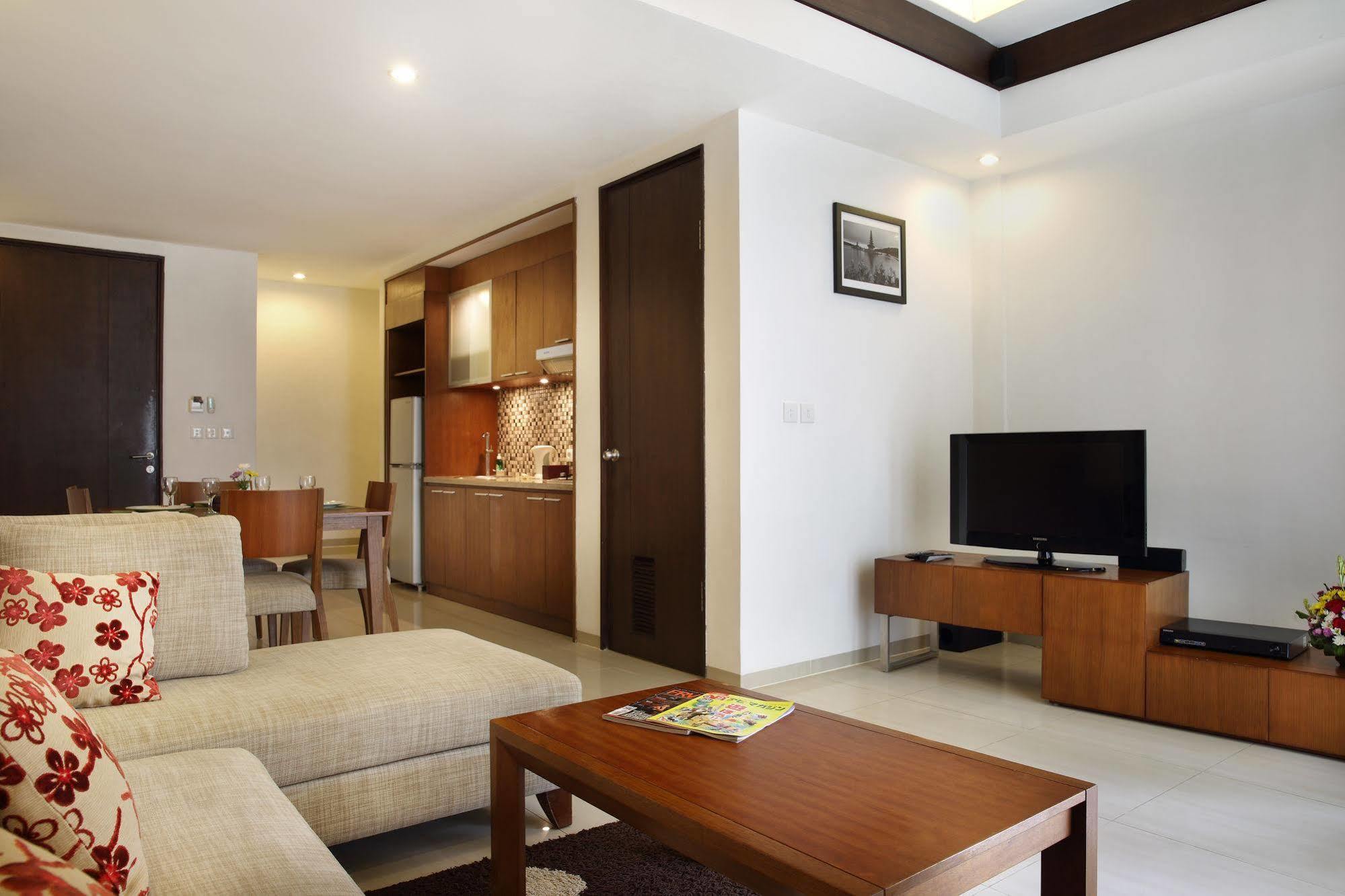 אפרטהוטל Seminyak Townhouse מראה חיצוני תמונה